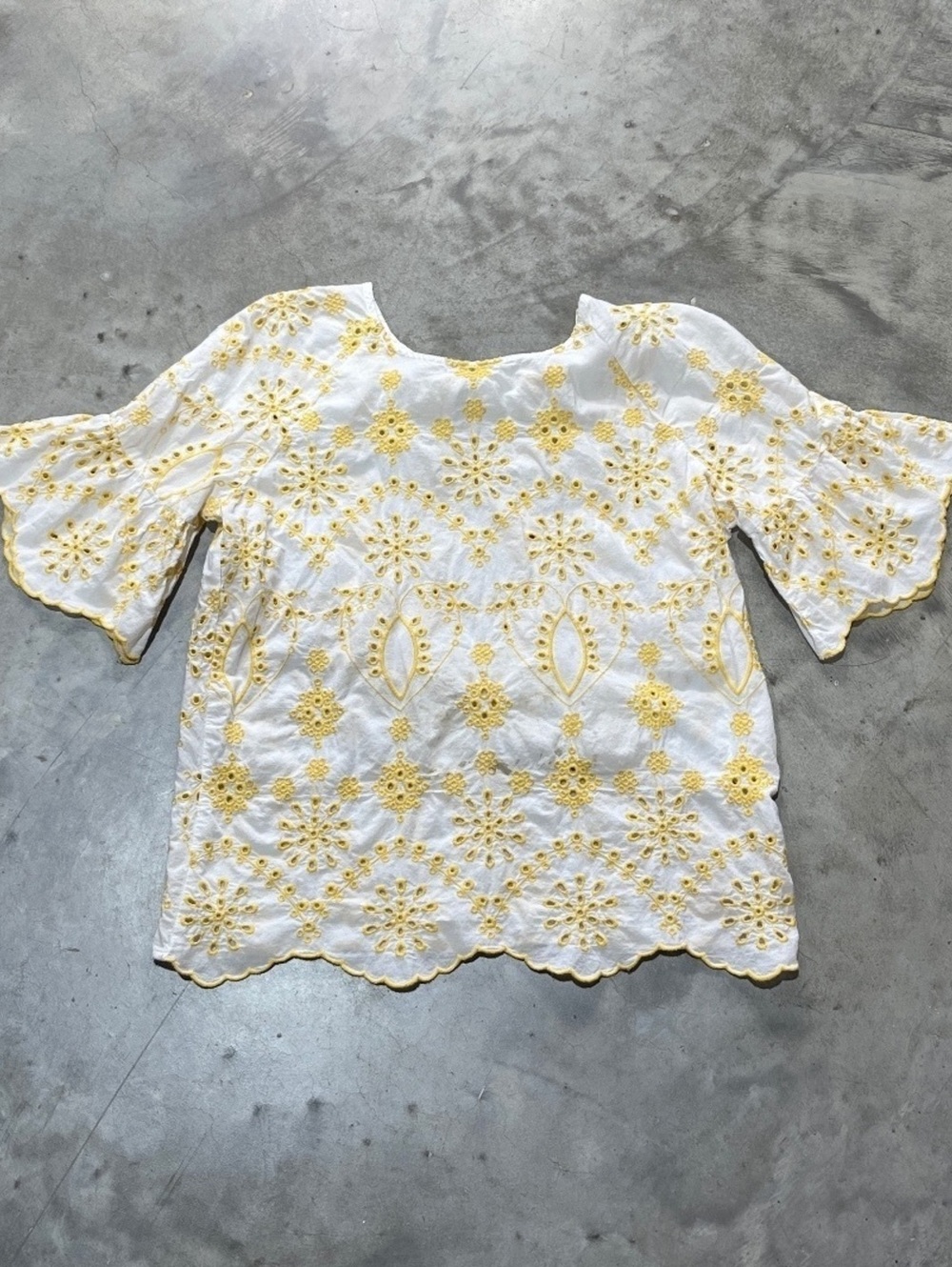 Vintage Women’s Preowned Medium eyelet Embroidered Blouse